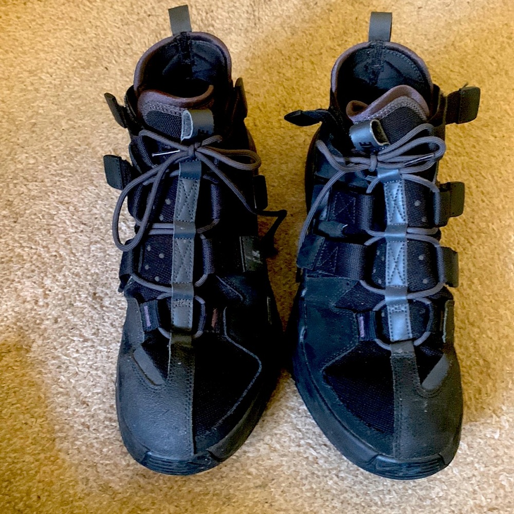 Air Edge 270 ‘Triple Black’